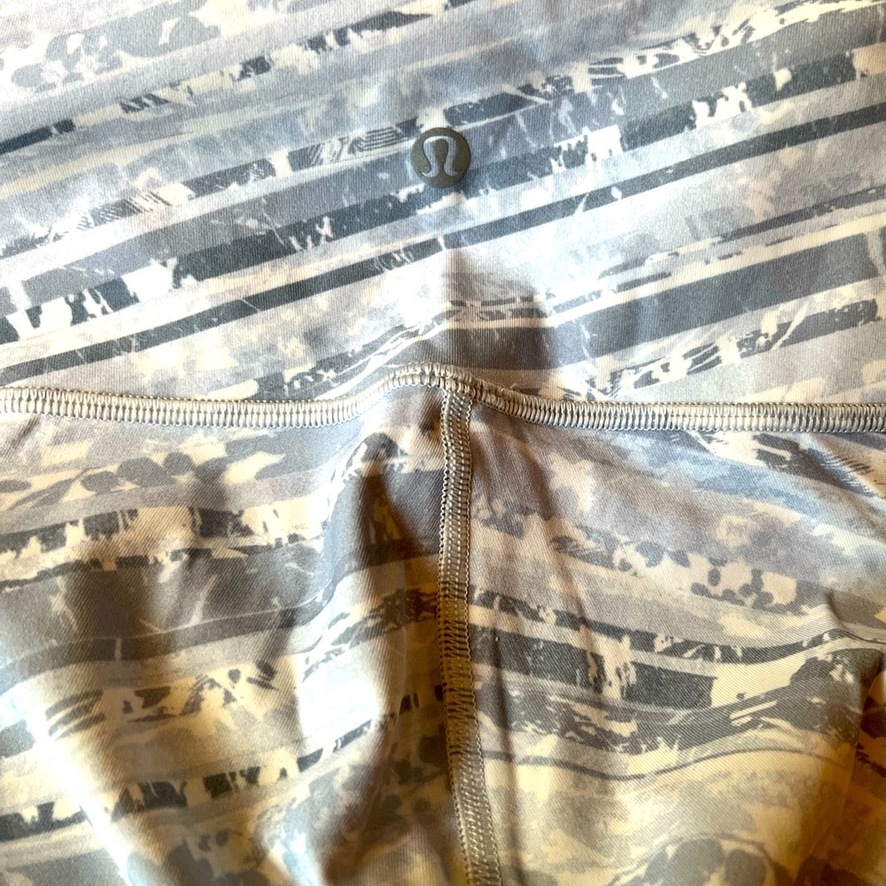 Multicolored Lululemon leggings 4